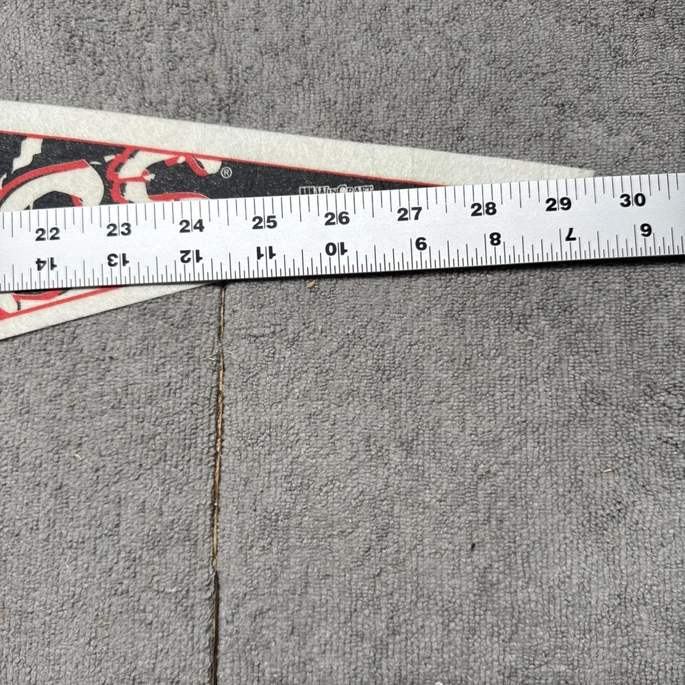 Detroit Red Wings NHL Pennant‎ WinCraft Vintage Style Hockey Wall Decor